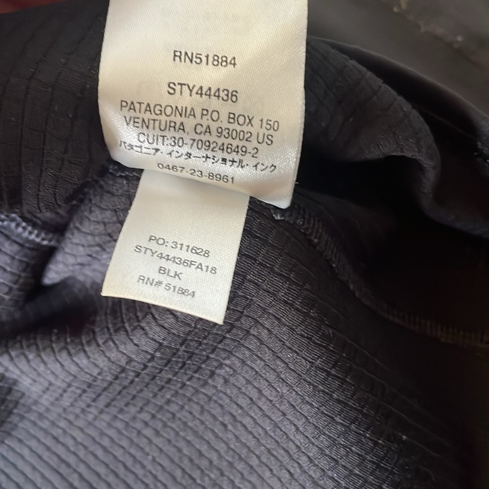 Patagonia Capilene Midweight Baselayer - XS in Black - Picture 7 of 7